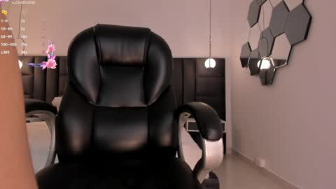 Juanita Clay online show from 02.20.25