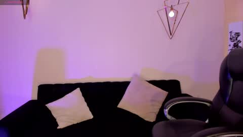 Juanita Clay online show from 04.23.26