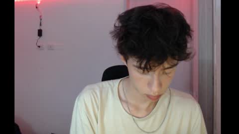 Snapshot of juanmres chatting on 11.19.25 juanmres online show from 11.19.25