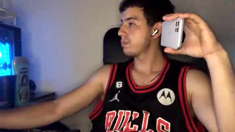 Snapshot of juannvalencia11 chatting on 04.21.26 juannvalencia11 online show from 04.21.26