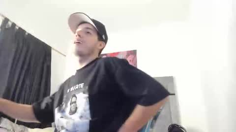 Snapshot of juannvalencia11 chatting on 04.22.26 juannvalencia11 online show from 04.22.26
