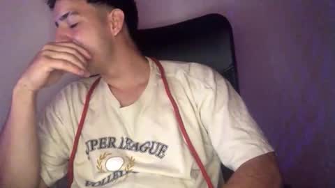Snapshot of juannvalencia11 chatting on 04.25.26 juannvalencia11 online show from 04.25.26