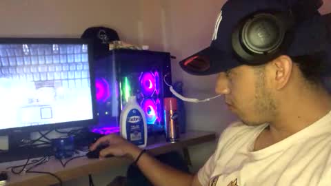 Snapshot of juannvalencia11 chatting on 05.13.26 juannvalencia11 online show from 05.13.26