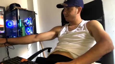 Snapshot of juannvalencia11 chatting on 05.14.26 juannvalencia11 online show from 05.14.26