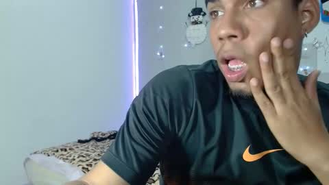 Snapshot of juanse_hot11 chatting on 12.30.24 juanse_hot11 online show from 12.30.24