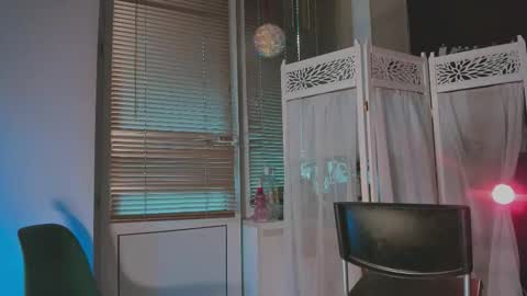 Snapshot of juby_yubi chatting on 09.21.25 Arina online show from 09.21.25