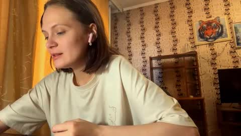 Snapshot of juderoering chatting on 02.25.26 Lulu online show from 02.25.26