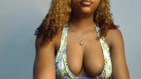 Snapshot of juicy_plumx chatting on 03.10.25 Wet Baddie online show from 03.10.25