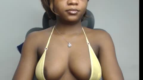 Snapshot of juicy_plumx chatting on 10.27.25 Wet Baddie online show from 10.27.25