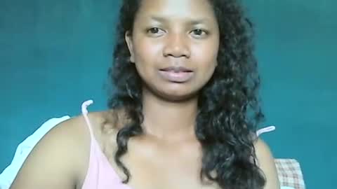 Snapshot of juicy_pretty chatting on 12.21.24 stellah online show from 12.21.24