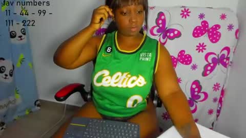 juicyass_babe online show from 06.12.26