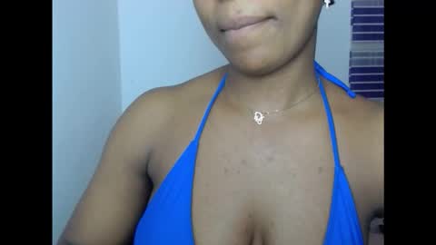 Snapshot of juicycuntx chatting on 10.06.25 juicycuntx online show from 10.06.25