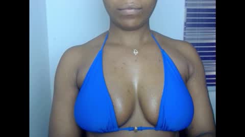 Snapshot of juicycuntx chatting on 10.08.25 juicycuntx online show from 10.08.25