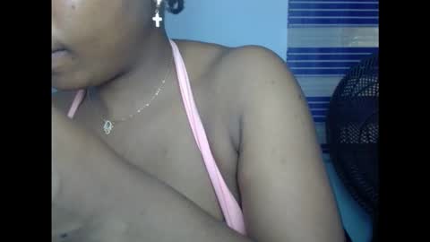 Snapshot of juicycuntx chatting on 10.19.25 juicycuntx online show from 10.19.25