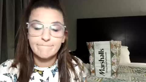 Snapshot of juicygodess chatting on 11.04.25 juicygodess online show from 11.04.25