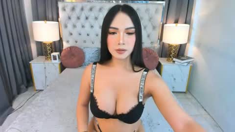 Snapshot of juicymitch chatting on 06.25.26 juicymitch online show from 06.25.26