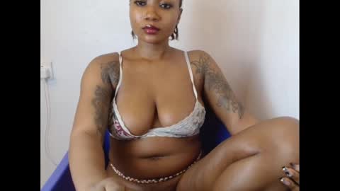 juicyxpink online show from 03.12.25