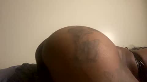 Snapshot of juicyy_mochaa chatting on 11.14.25 juicyy_mochaa online show from 11.14.25