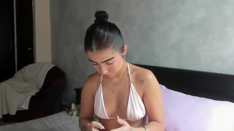 Snapshot of juieth_gv chatting on 11.06.25 Andry but call me yulieth online show from 11.06.25