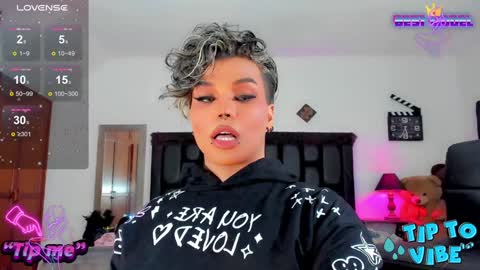 Jujubee online show from 12.21.24