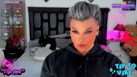 Jujubee online show from 12.29.24