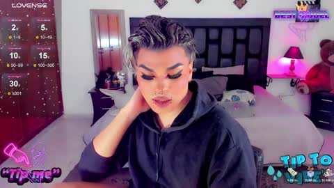 Jujubee online show from 01.30.25