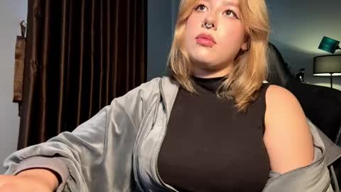 Snapshot of julenecappel chatting on 03.01.26 Elvia online show from 03.01.26