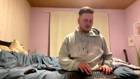 Snapshot of jules0612 chatting on 02.20.25 jules0612 online show from 02.20.25