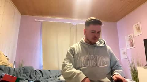 Snapshot of jules0612 chatting on 02.20.25 jules0612 online show from 02.20.25