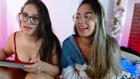 Snapshot of jules_n_gia chatting on 12.18.24 Jules and Gia online show from 12.18.24