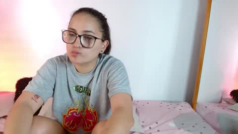 Snapshot of jules_n_gia chatting on 12.21.24 Jules and Gia online show from 12.21.24