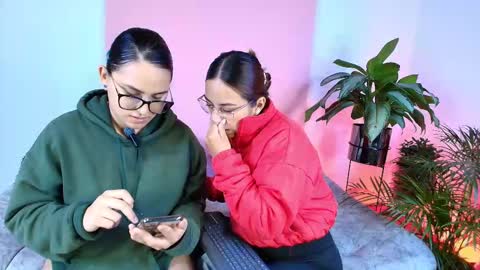 Jules and Gia online show from 12.05.25