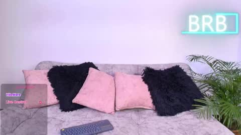 Jules and Gia online show from 04.12.26