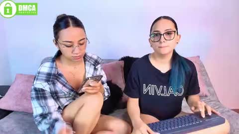 Snapshot of jules_n_gia chatting on 06.09.26 Jules and Gia online show from 06.09.26