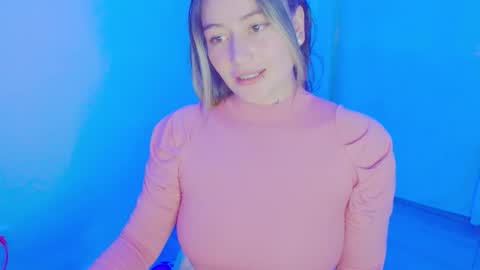 Snapshot of juli_69 chatting on 12.01.25 Juliana Torres online show from 12.01.25