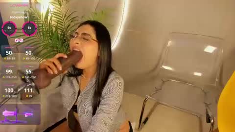 Snapshot of juli_casanova chatting on 06.23.26 juli_casanova online show from 06.23.26