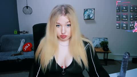 juli kisss online show from 01.18.25