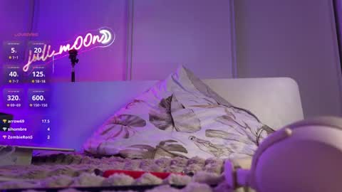 juli_m00n online show from 07.09.26