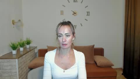 julia__cherry_ online show from 12.08.24
