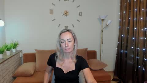 julia__cherry_ online show from 01.07.25