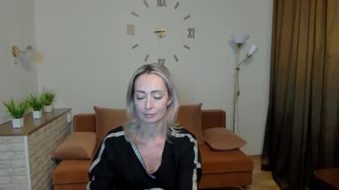 julia__cherry_ online show from 01.12.25