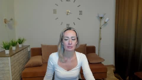 julia__cherry_ online show from 01.22.25
