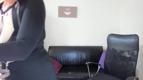 Snapshot of julia_andersone chatting on 02.03.25 Julia Andersone online show from 02.03.25