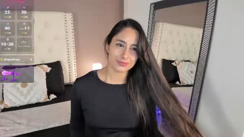 Snapshot of julia_martinezz_ chatting on 07.23.26 J U L IA M A R T I N E Z online show from 07.23.26