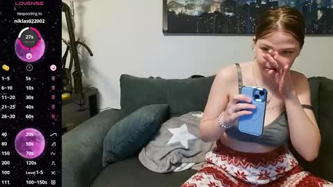 julia_official online show from 03.03.25