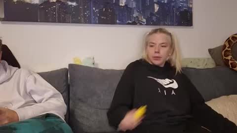 julia_official online show from 11.09.25