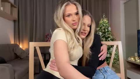 Julia R Le online show from 12.04.25