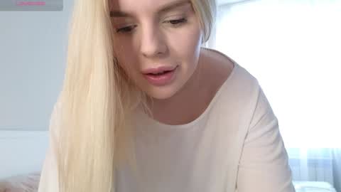 Molly online show from 01.03.25