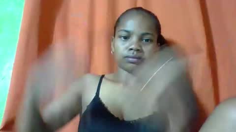 Snapshot of juliah02 chatting on 04.14.26 juliah02 online show from 04.14.26