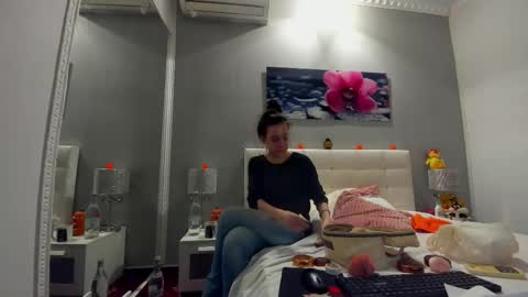 JuliaHunt online show from 10.20.25